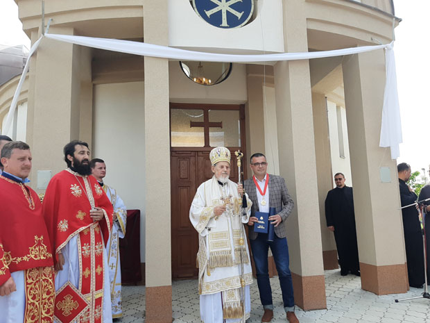 Уручен орден владике Николаја министру пољопривреде Браниславу Недимовићу (ФОТО)